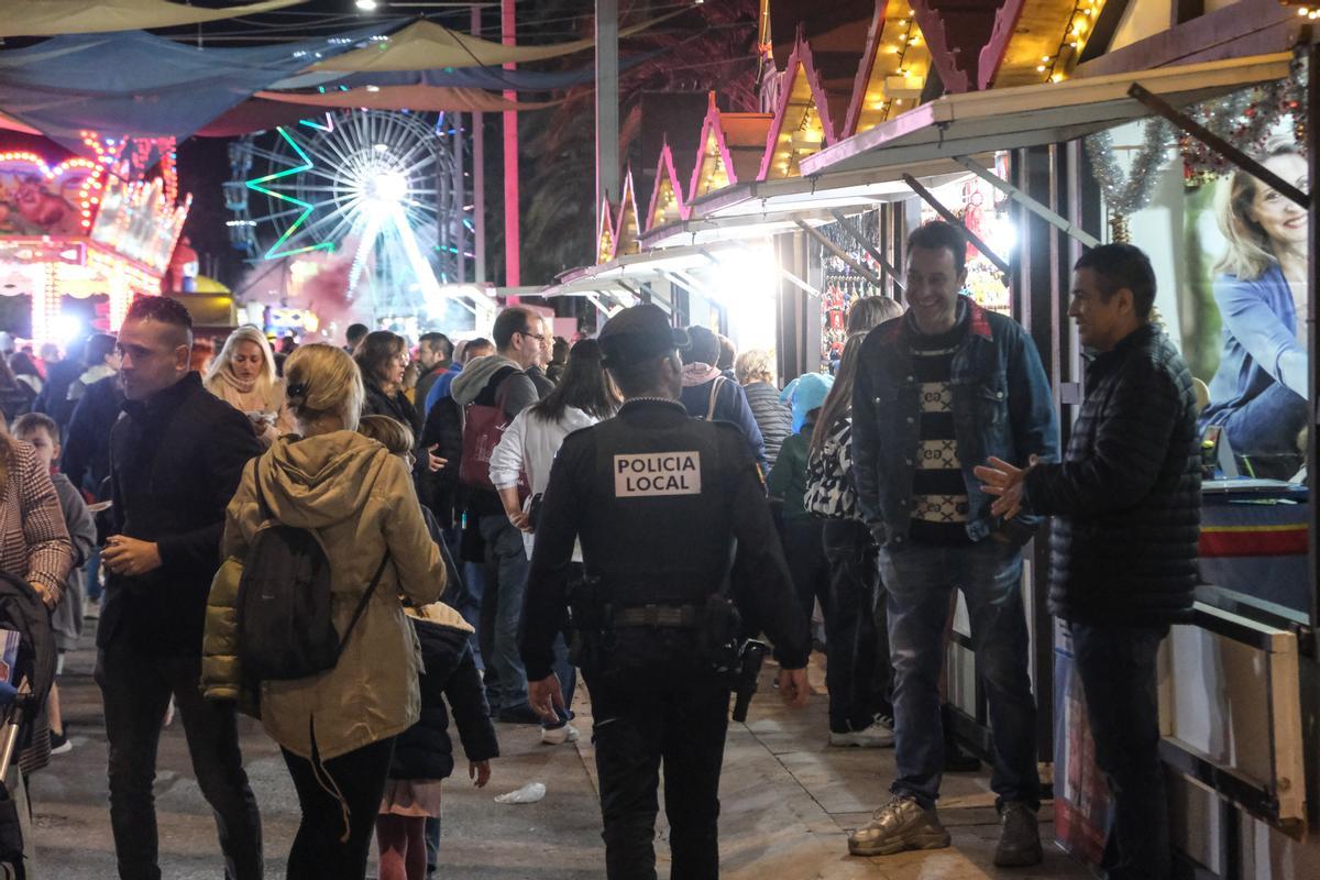 Inauguración de la Feria de Navidad el pasado lunes en Elche