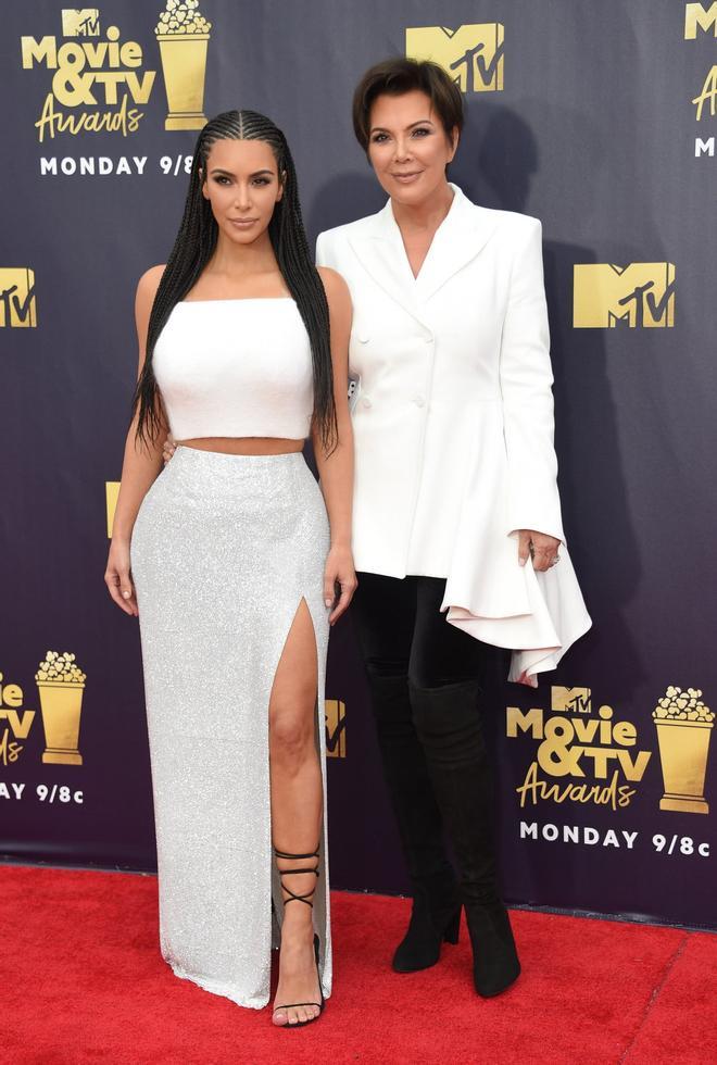 Kim Kardashian y Kris Jenner posan juntas en los premios MTV 2018
