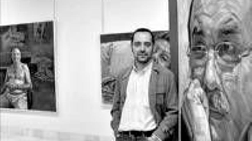 Luis perez espacio muestra su serie de ´retratos´ en la diputacion de badajoz