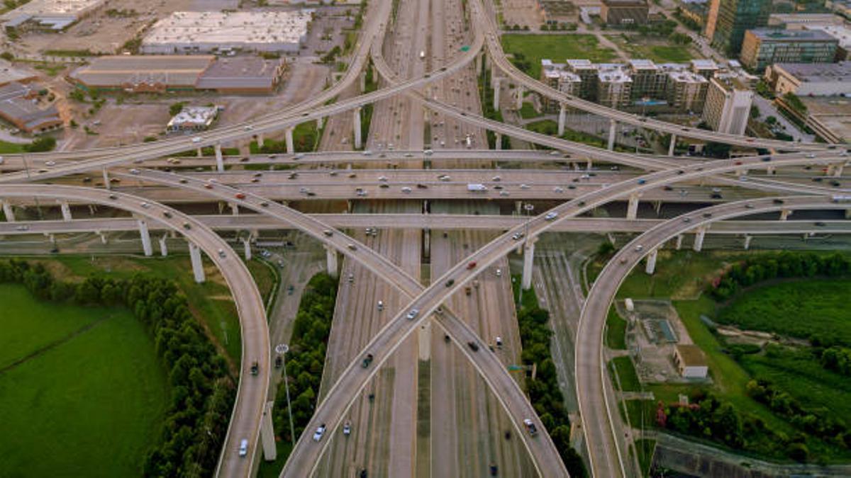 Esta autopista en Texas tiene 26 carriles y es la más ancha del mundo