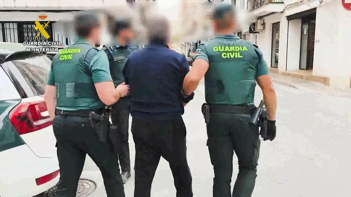 Desarticulan una asociación de cannabis que mandaba la droga a Francia en ropa, comida y juguetes