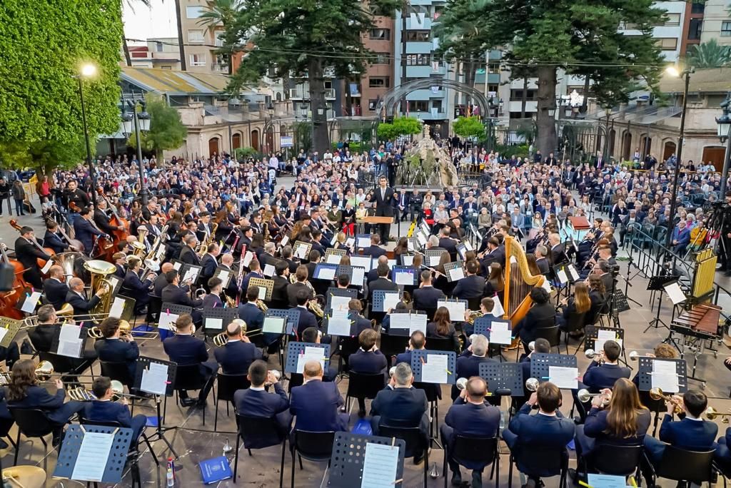 Cullera cierra sus Fiestas Mayores más multitudinarias