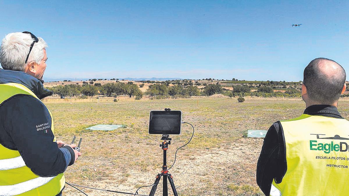 EagleDron, “aeroescuela” donde los aspirantes a pilotos de dron aprenden a manejar estas pequeñas aeronaves