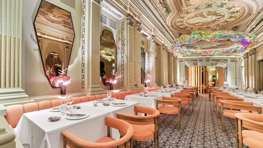 Uno de los espectaculares salones del restaurante Torcuato (Madrid).