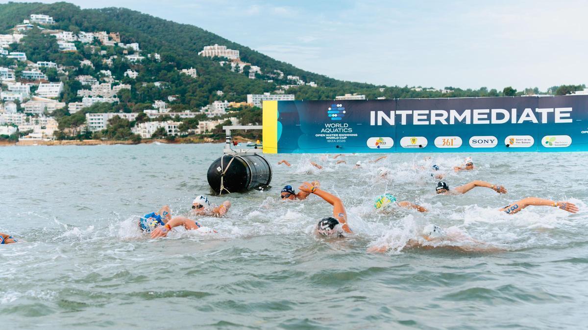 Imágenes de la Copa del Mundo de Aguas abiertas en Santa Eulària