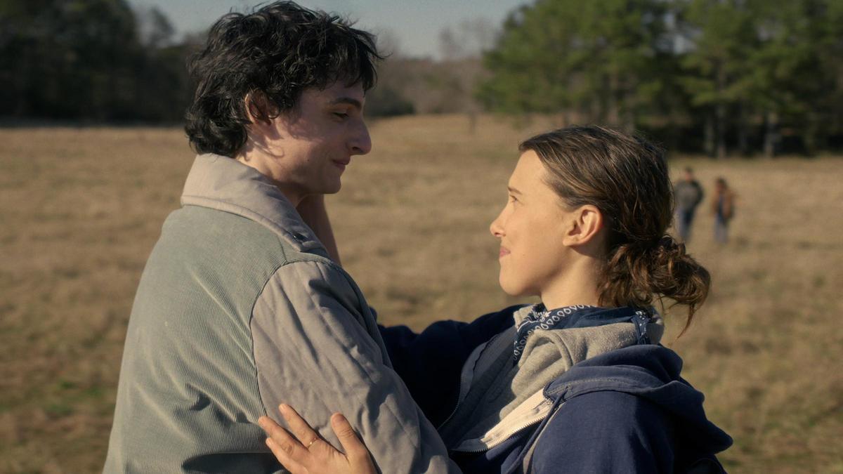 Finn Wolfhard (Mike) y Millie Bobby Brown (Jane/Once) en la temporada final de 'Stranger things'