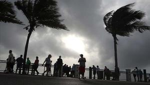 el huracan dorian hace estragos en las bahamas de camino al litoral de eeuu