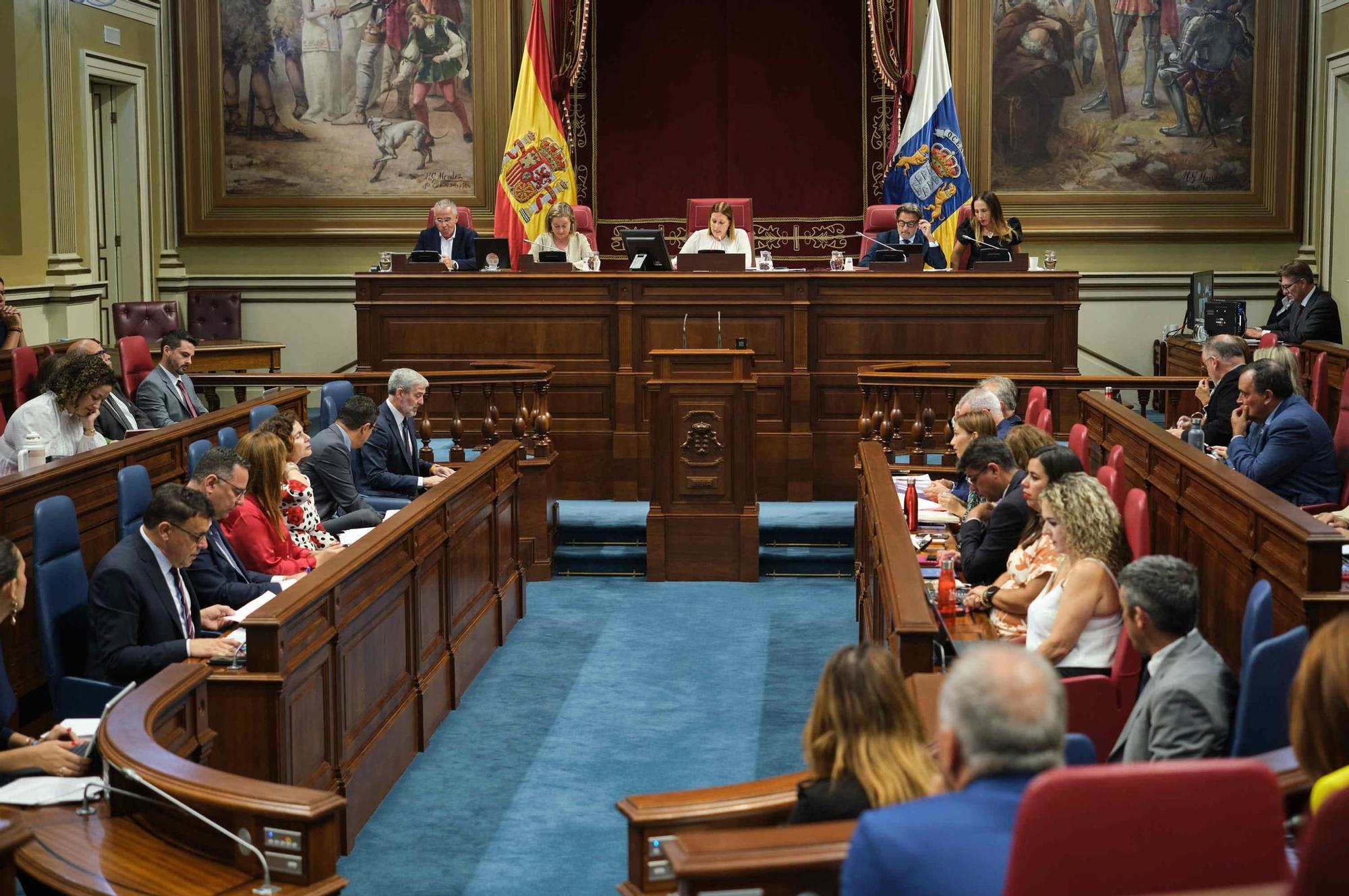 Pleno del Parlamento de Canarias