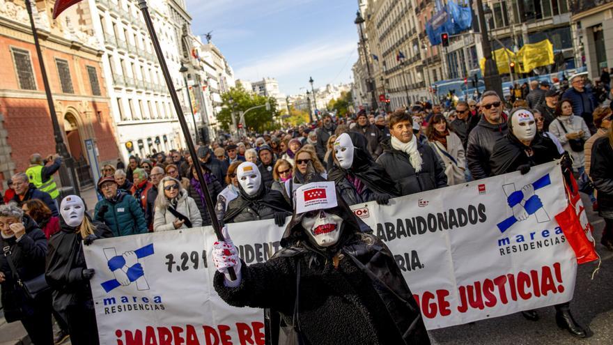Miles de personas piden en Madrid justicia para las 7.291 víctimas de la pandemia en residencias