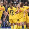 Las jugadoras del Barça celebran uno de los goles en Stamford Bridge