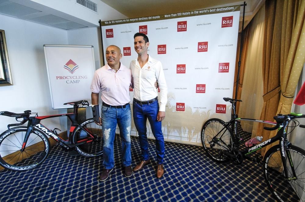 Presentación oficial del equipo ciclista RIU Team