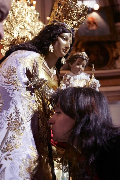 Retrospectiva de los primeros Besamanos a la Virgen de los Desamparados