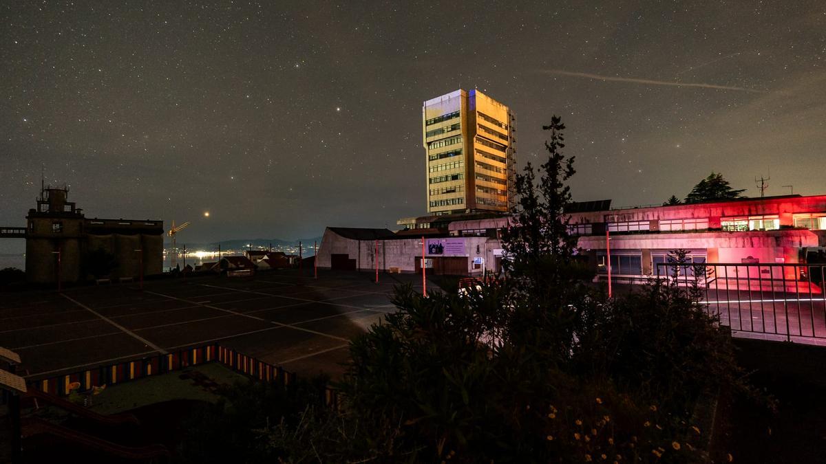 El apagón devuelve las estrellas al cielo.