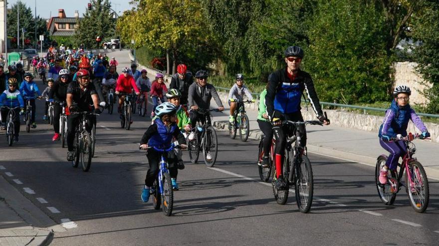 Ciclistas durante el Día de la Bici celebrada en Zamora en una imagen de archivo.