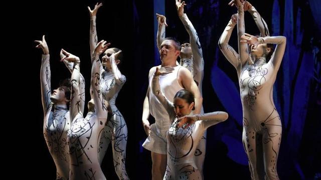 Un momento de la representación de «Romancero sonámbulo», ayer, en Avilés.  | MIKI LÖPEZ