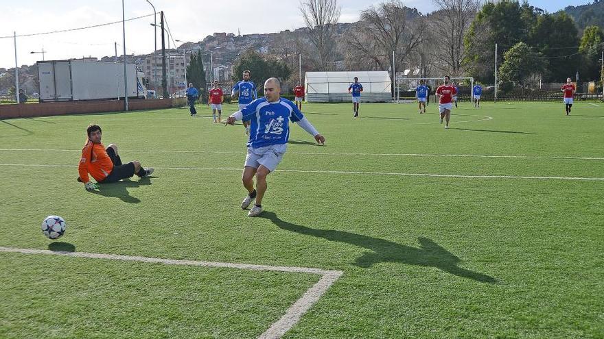 Un encuentro en los campos de fútbol 7 de Moaña. // G.N.