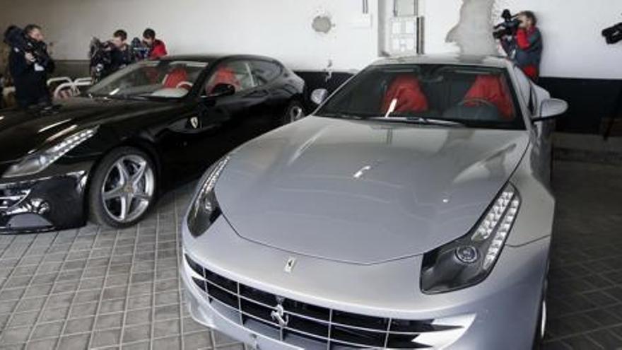 Hisenda mostra els Ferrari donats per Joan Carles