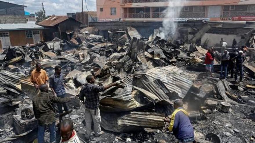 Un mercat de Nairobi, cremat durant les protestes.