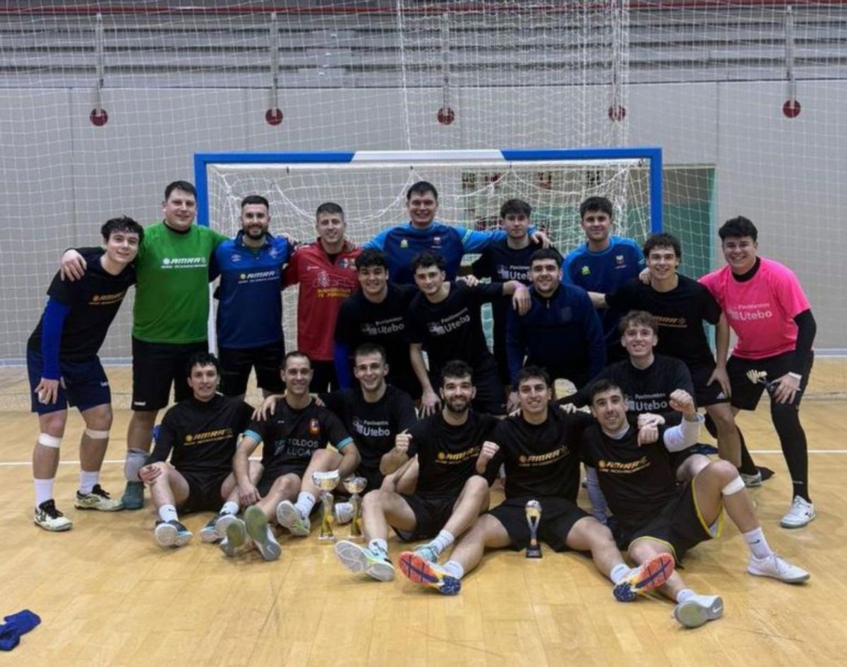 El encuentro fue todo un éxito y terminó con una discomóvil.