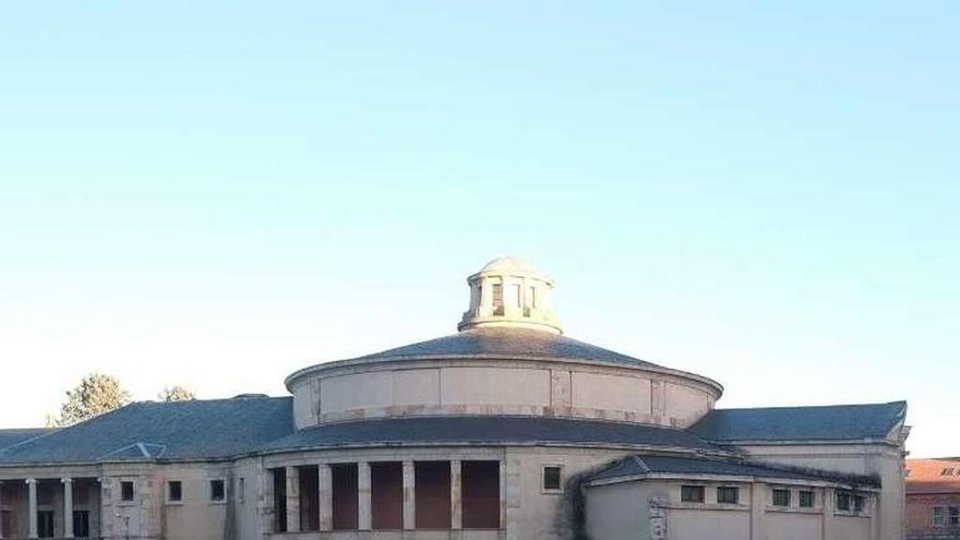 Agujero que quedó tras fracasar el Palacio de Congresos.