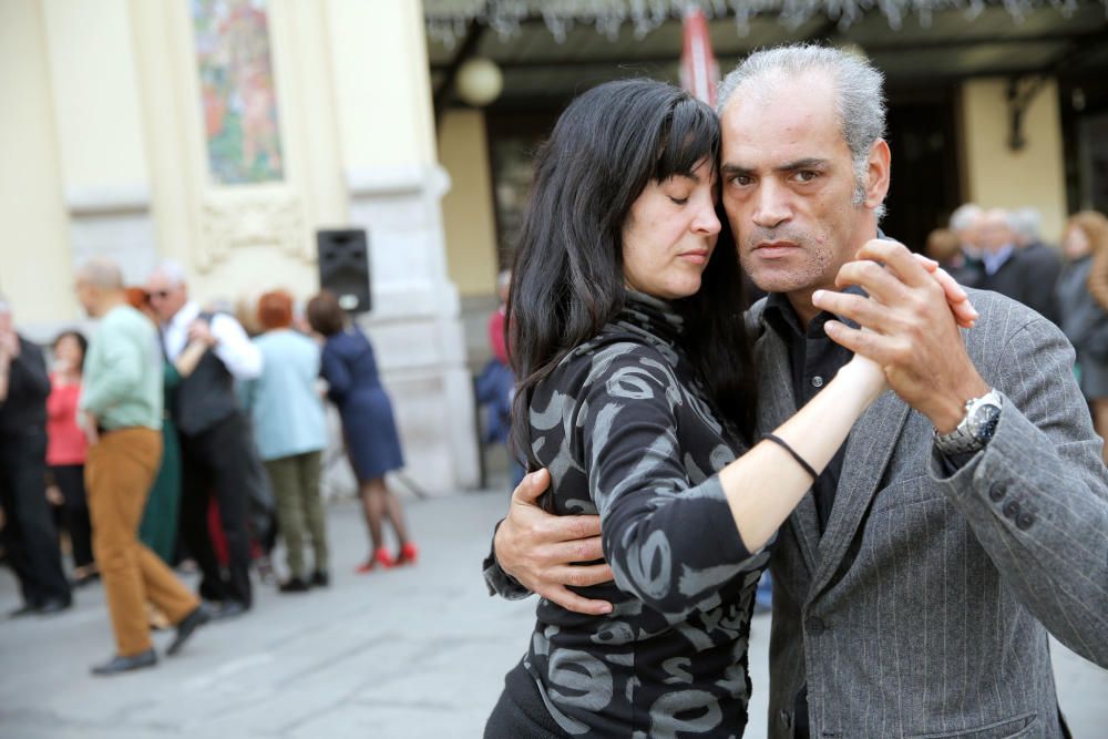 Tango en el vestíbulo de la Estación del Norte