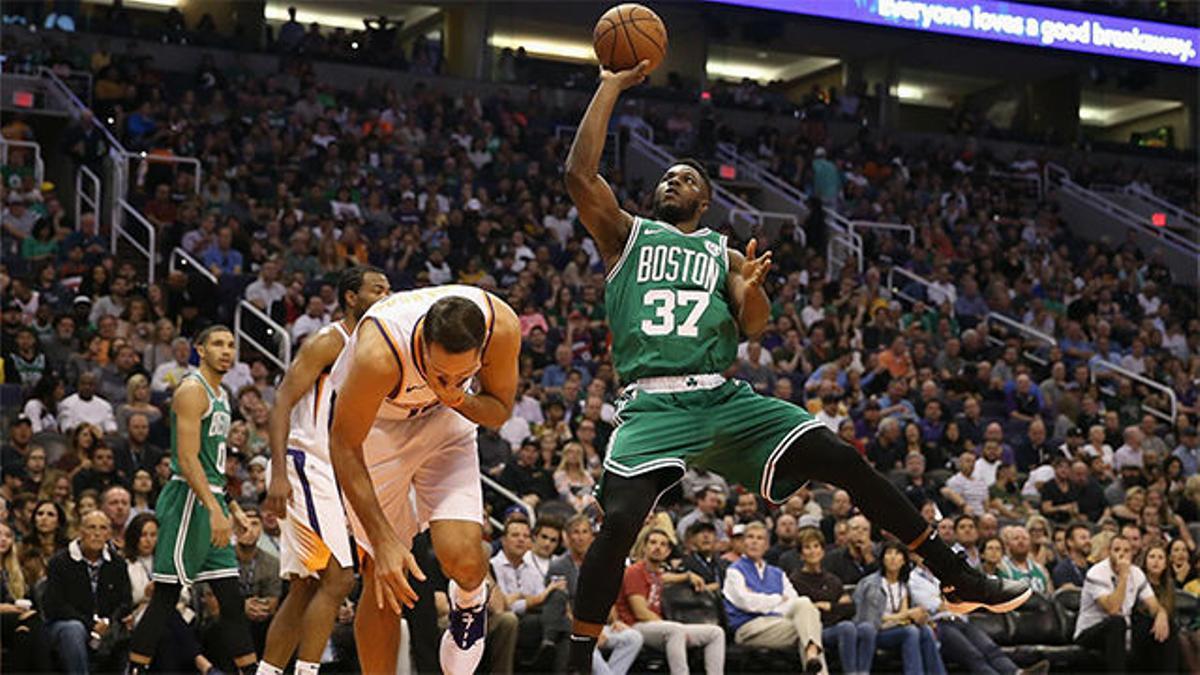 Espectacular remontada liderada por Irving que salva a los Celtics en Phoenix
