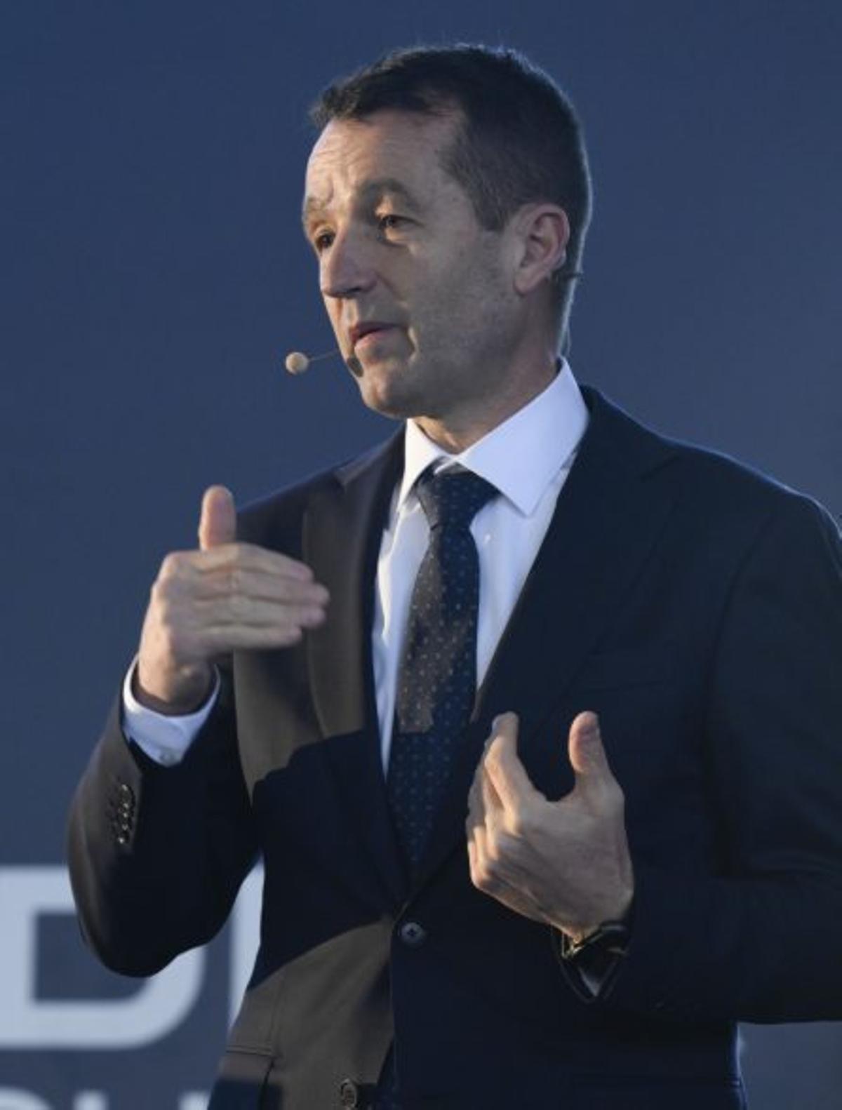 Els consellers d’Indra que decideixen el futur d’Escribano