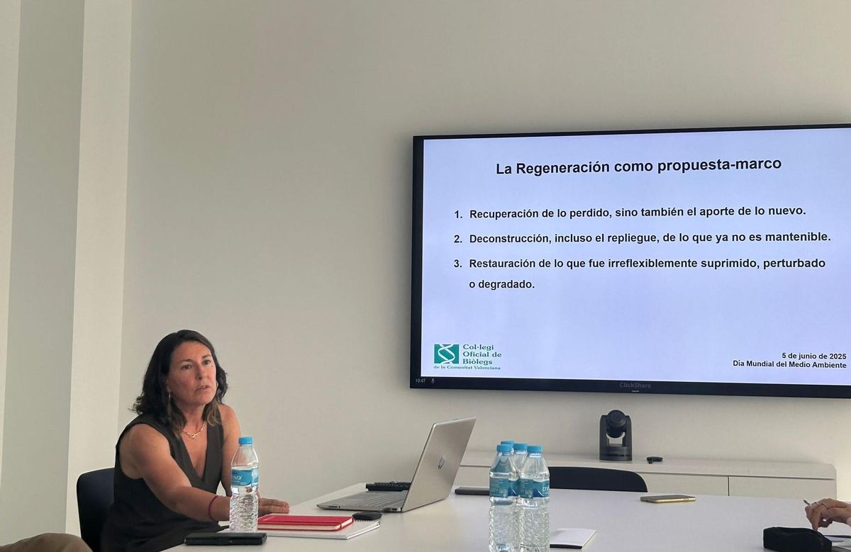 La decana del Colegio de Biólogos de la Comunitat Valenciana, María Diago, durante la presentación