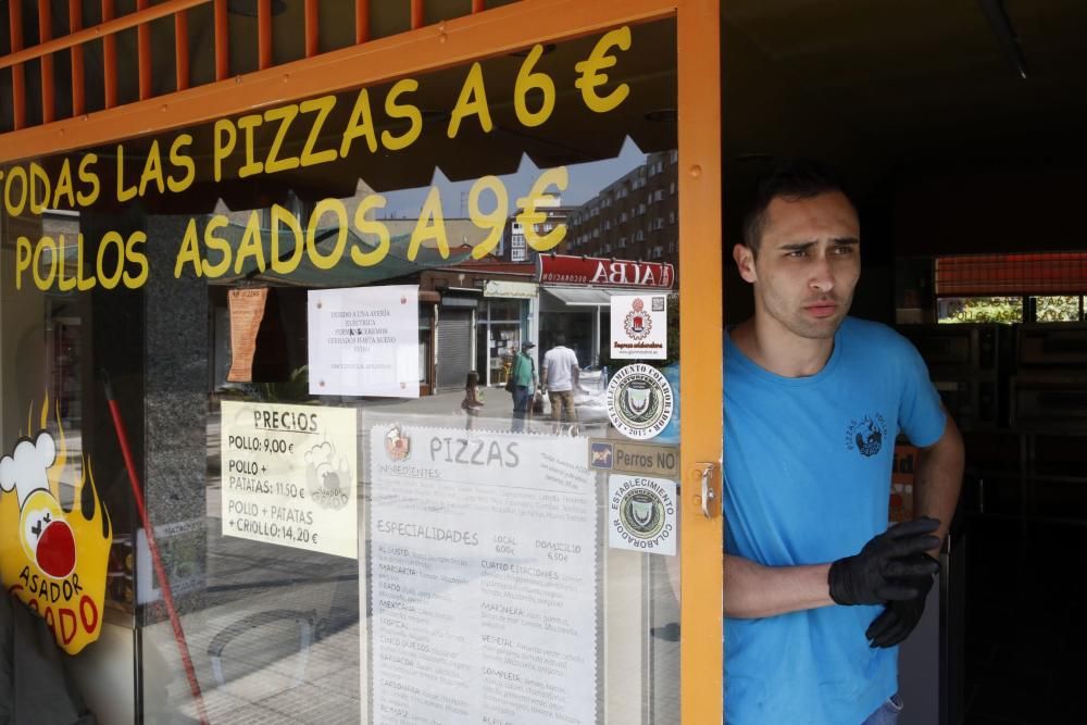 Vecinos afectados por el incendio del edificio La Estrella de Gijón