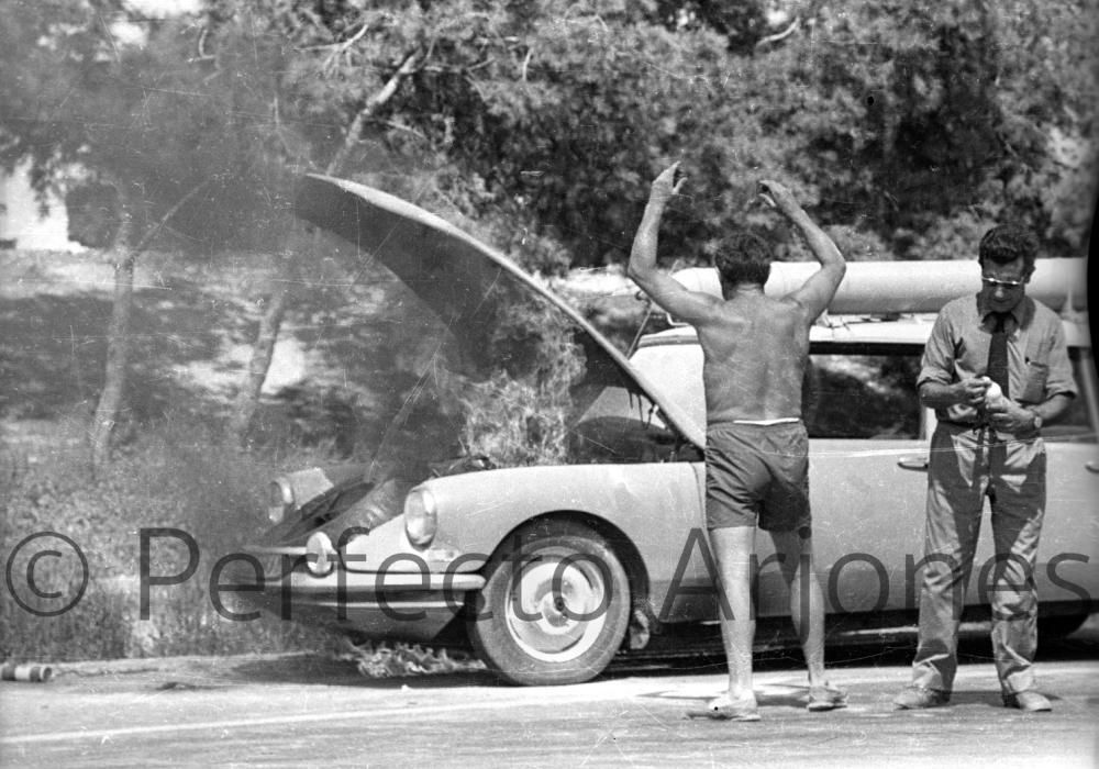 Así era el tráfico en la ciudad de Alicante en los años 60 y 70 en pleno verano