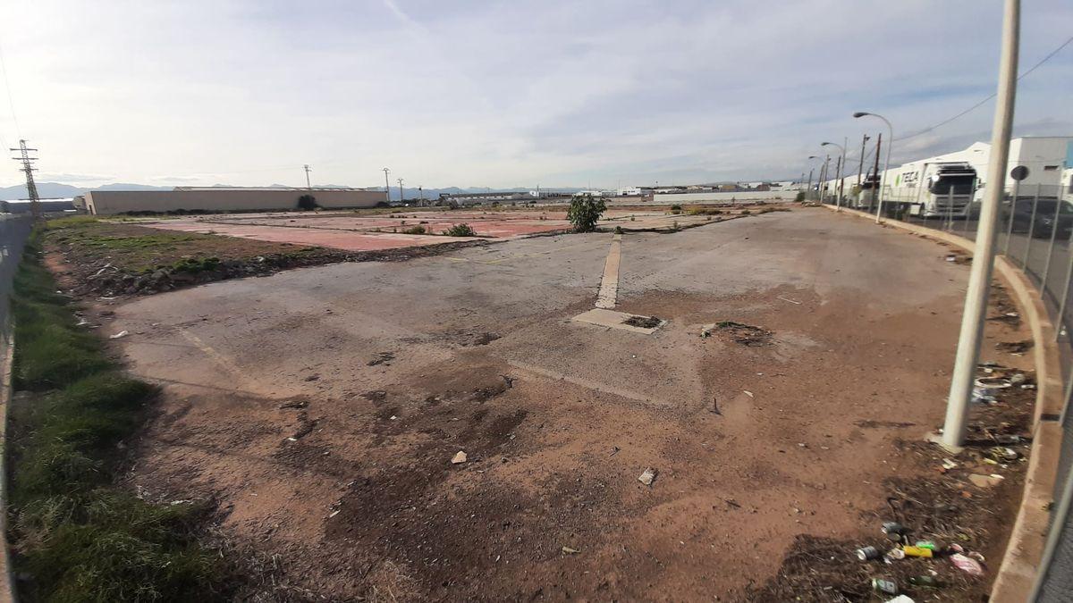 El solar donado por Porcelanosa ocupa los terrenos de la antigua nave de Fritta en Vila-real.