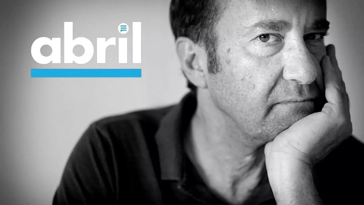 Una entrevista con Marcos Giralt Torrente y un reportaje sobre Javier Tomeo, en el nuevo numero de abril