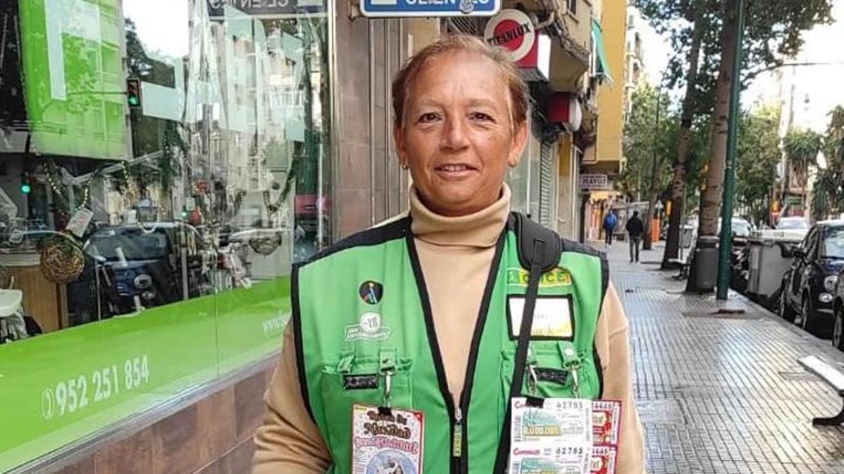 La vendedora Trinidad Romero ha repartido la suerte en Las Flores.