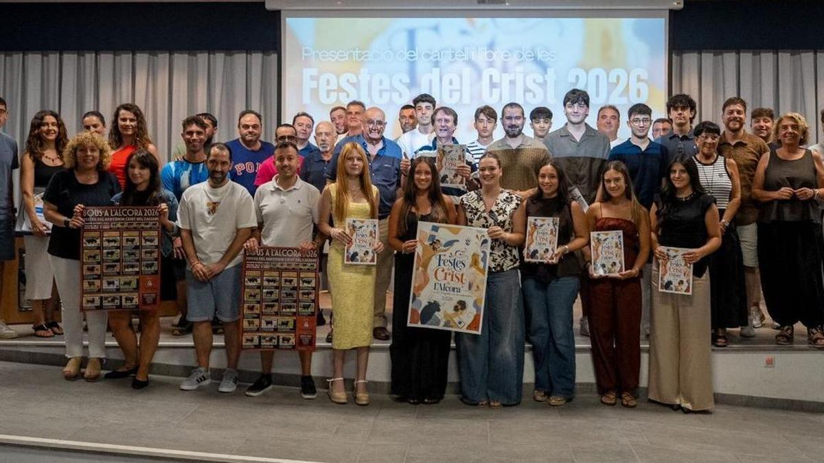 Además de presentar la programación festiva del Cristo de l'Alcora, el acto también sirvió para dar a conocer el cartel taurino, entregar los premios del concurso de carteles y proyectar el vídeo oficial de los festejos.