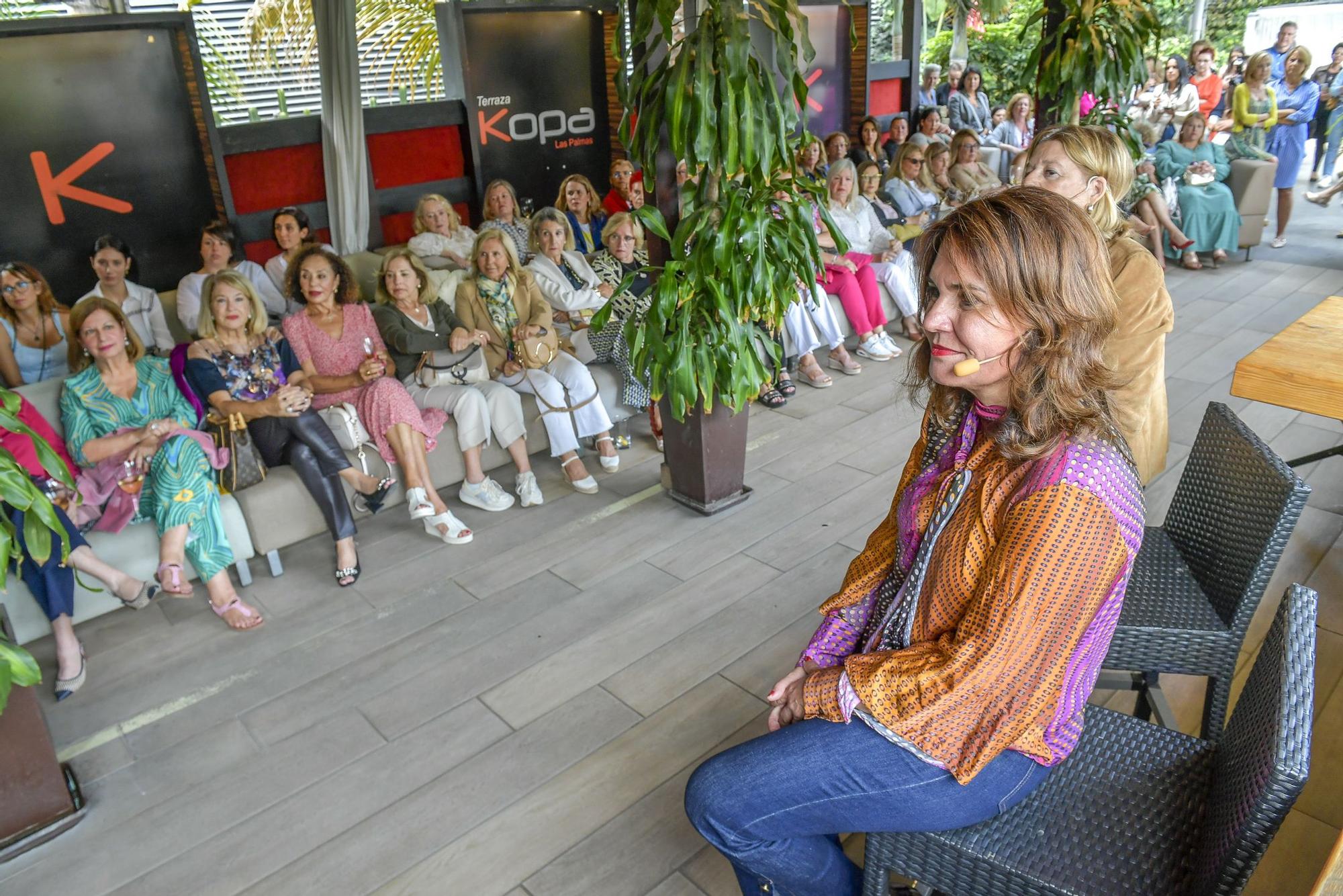 Un día en la campaña electoral de Jimena Delgado, candidata del PP al Ayuntamiento de Las Palmas de Gran Canaria