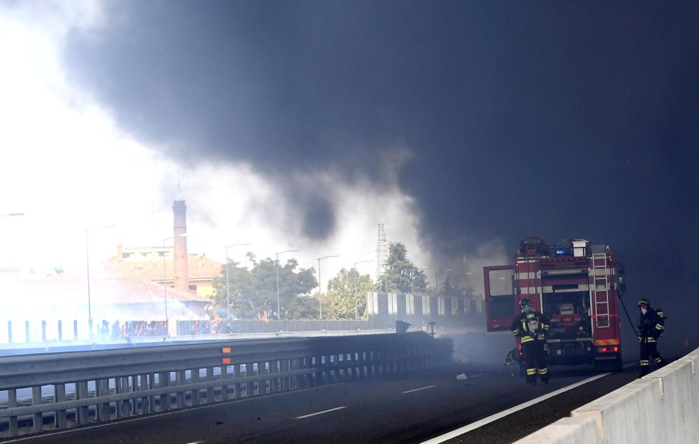 Explosió d'un camió cisterna a Itàlia