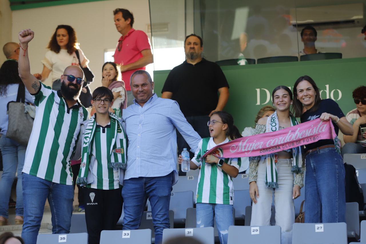 Córdoba CF-Mirandés: las imágenes de la afición en El Arcángel