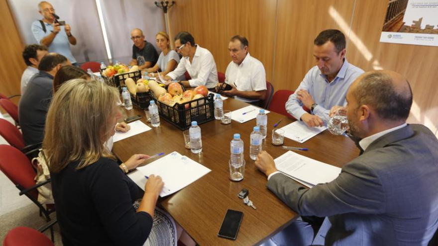 Reunión de esta mañana entre la Comunidad General de Riegos de Levante y ayuntamientos.