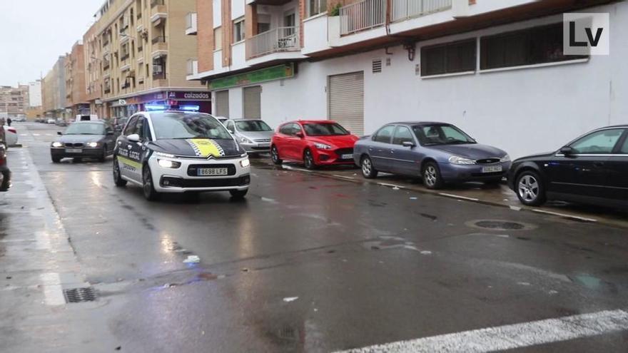 Policía Local y CNP trabajan para que se cumplan las normas, durante el estado de alarma en Sagunt