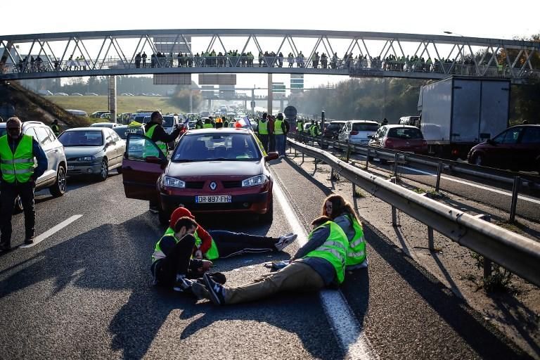 Los ''chalecos amarillos'' protestan en Francia