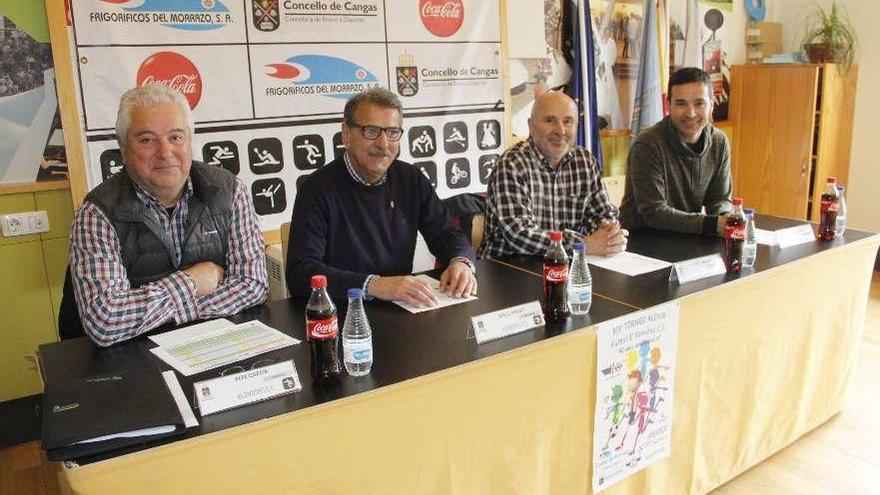 Pepe García, José Luis Priego, Xoán Chillón y el técnico Marcos Torres. // Santos Álvarez