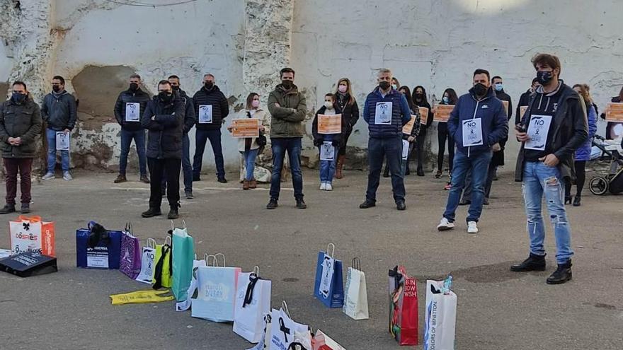 Los comerciantes se echan a la calle de nuevo en las Vegas Altas