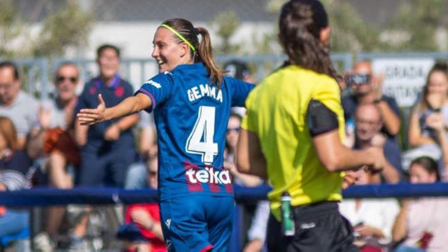 Gemma Gili anotó un doblete en el partido liguero ante el Sevilla FC de Buñol