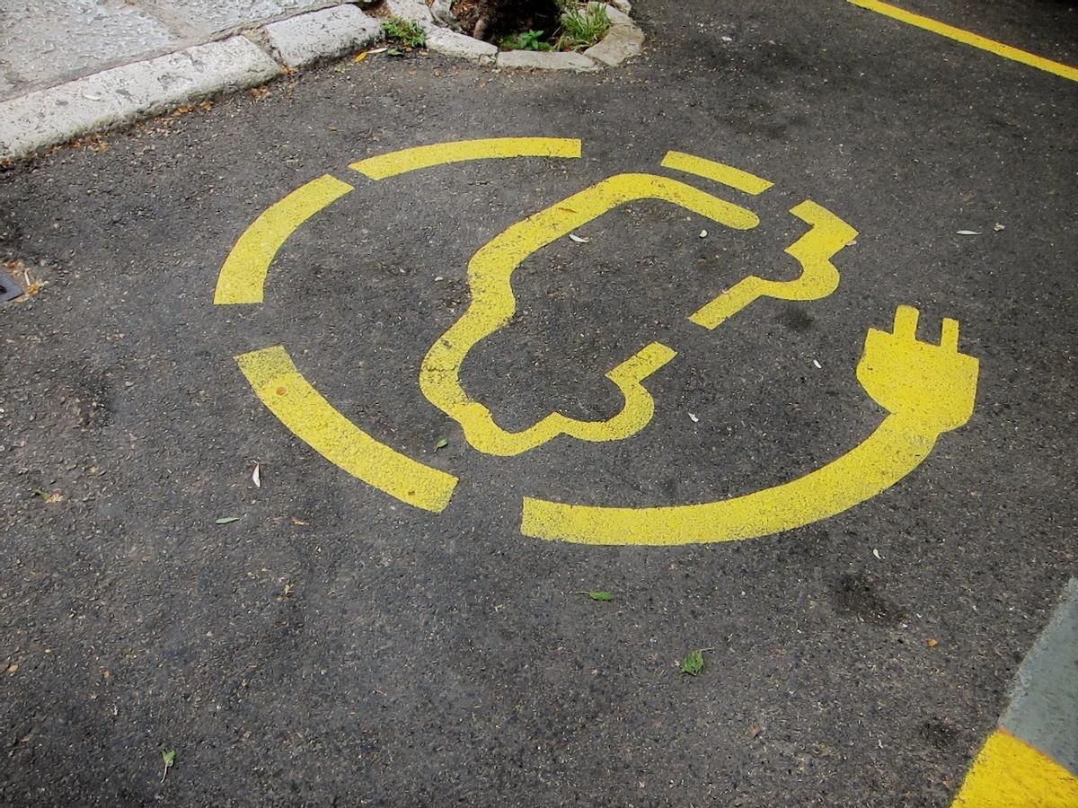 Carga Cargar Coche Eléctrico Eléctrica Electrico Electrica Recargar Enchufable Neomotor (10)