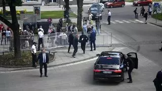 En estat crític el primer ministre d'Eslovàquia, Robert Fico, després de resultar ferit en un tiroteig
