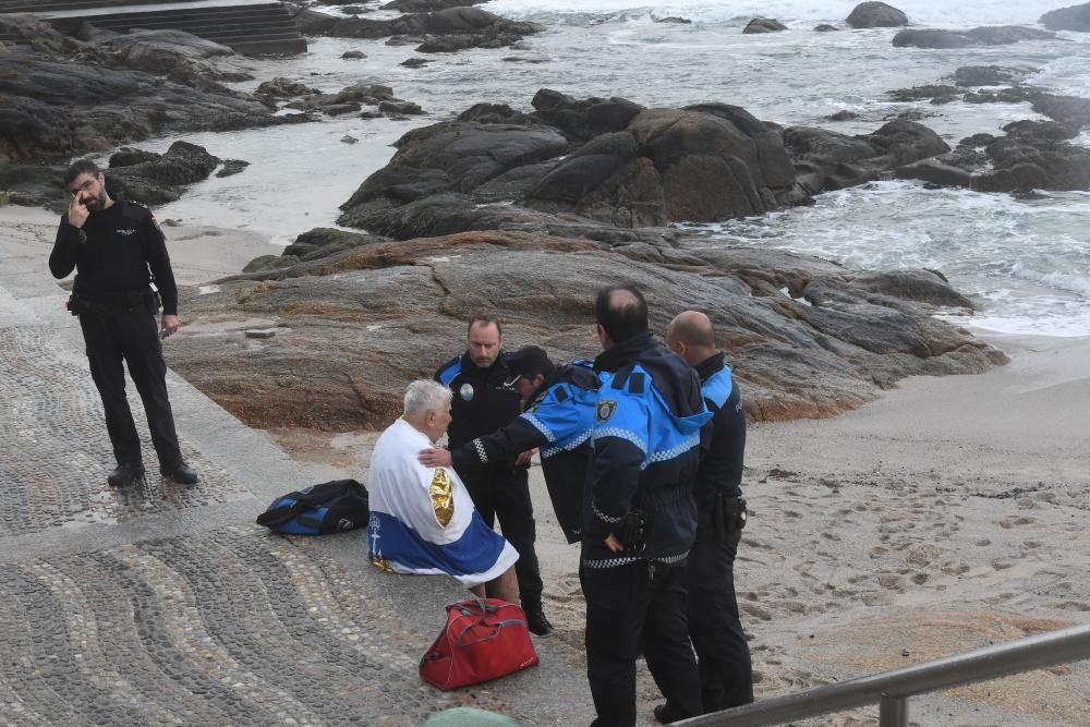 El 092 rescata a un bañista de 90 años en Riazor