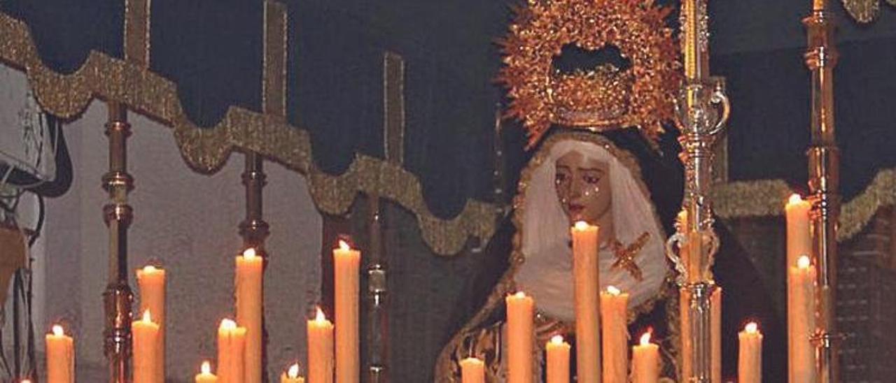 VIRGEN DEL AMOR. SALE EN PROCESIÓN EL JUEVES SANTO.