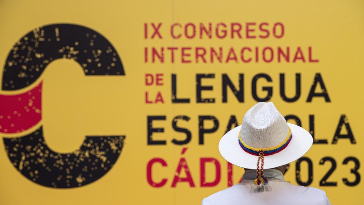 Un asistente al Congreso de la Lengua Española de Cádiz.