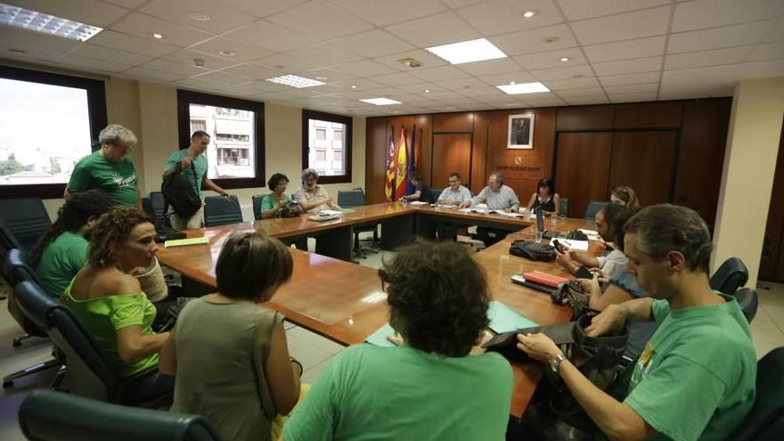 Imagen de la última reunión de los comités de huelga en la conselleria de Educación.