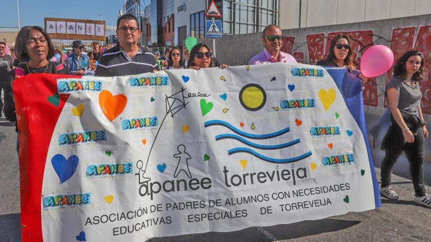 Colectivos de discapacitados exigen gestionar el centro que el Consell prevé destinar a menores de Torrevieja